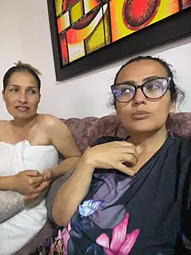 Snapshot of Greys_Mandahian chatting on 05-27-26, 03:25 Greys Mandahian online show from 05-27-26, 03:25