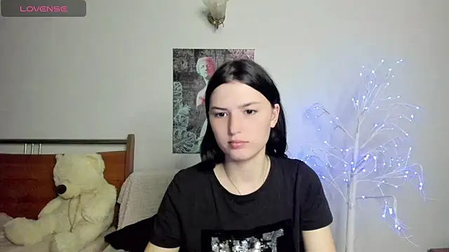 Snapshot of Kira_Devi chatting on 05-26-26, 07:10 Kira Devi online show from 05-26-26, 07:10