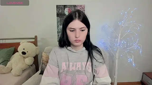 Snapshot of Kira_Devi chatting on 05-31-26, 07:15 Kira Devi online show from 05-31-26, 07:15