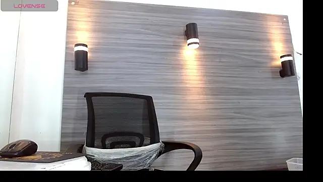 LeleHott01 online show from 07-12-26, 08:27