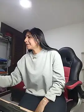 Snapshot of Samantha01_Rosse01 chatting on 06-15-26, 07:16 Samantha01 Rosse01 online show from 06-15-26, 07:16