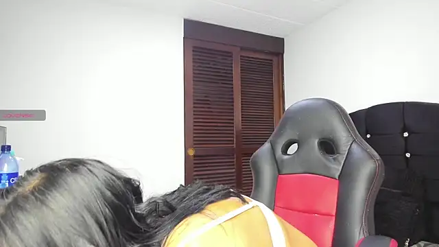 Snapshot of Samantha01_Rosse01 chatting on 07-15-26, 10:15 Samantha01 Rosse01 online show from 07-15-26, 10:15