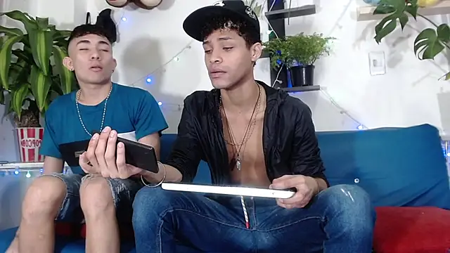 Snapshot of STRANGER_BOYS chatting on 05-29-26, 10:19 STRANGER BOYS online show from 05-29-26, 10:19