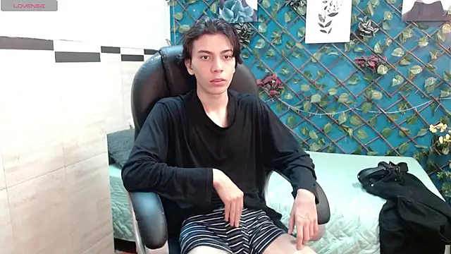 Julesx15 online show from 05-30-26, 12:02