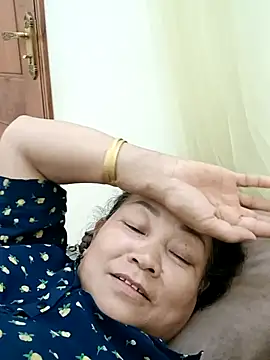 Snapshot of Orio-baby chatting on 07-14-26, 01:28 Orio-baby online show from 07-14-26, 01:28