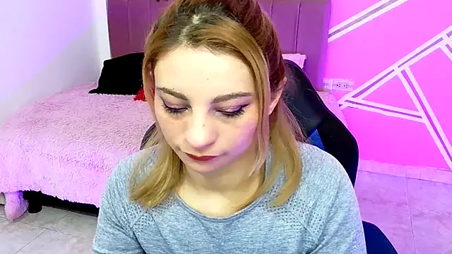 Snapshot of Barbie__sweet chatting on 06-04-26, 12:44 Barbie sweet online show from 06-04-26, 12:44