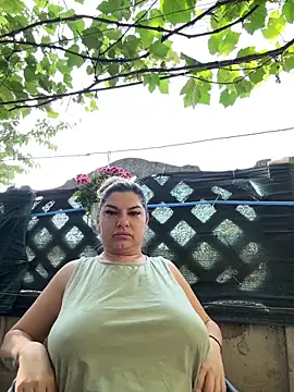 Snapshot of evaxxxcurvyxxx chatting on 05-27-26, 06:32 evaxxxcurvyxxx online show from 05-27-26, 06:32