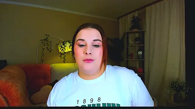 Snapshot of OliviaTwens chatting on 06-03-26, 03:09 OliviaTwens online show from 06-03-26, 03:09