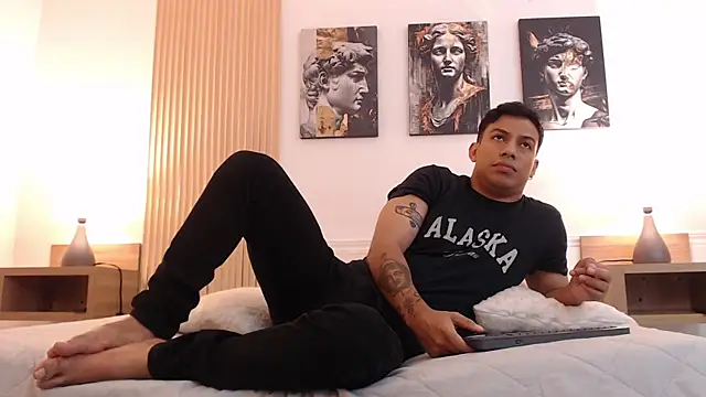 Snapshot of Diego_salvatore chatting on 07-10-26, 02:41 Diego salvatore online show from 07-10-26, 02:41