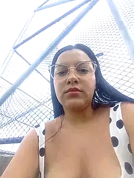Sexy nayra outdoors  online show from 06-01-26, 07:26