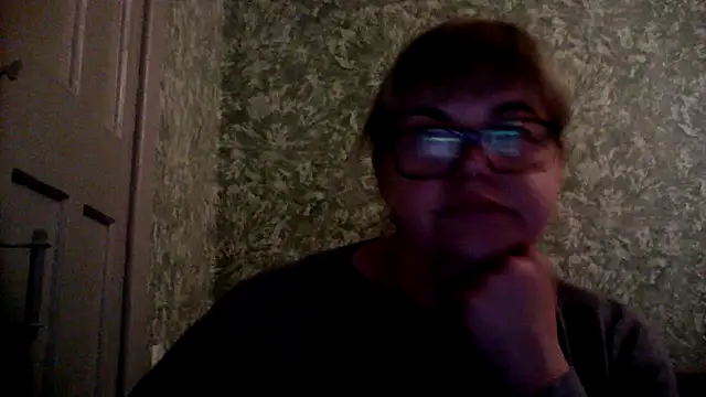 Snapshot of Empress211 chatting on 05-30-26, 06:16 Empress211 online show from 05-30-26, 06:16