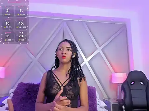Snapshot of CarlaHilton chatting on 05-31-26, 12:01 CarlaHilton online show from 05-31-26, 12:01