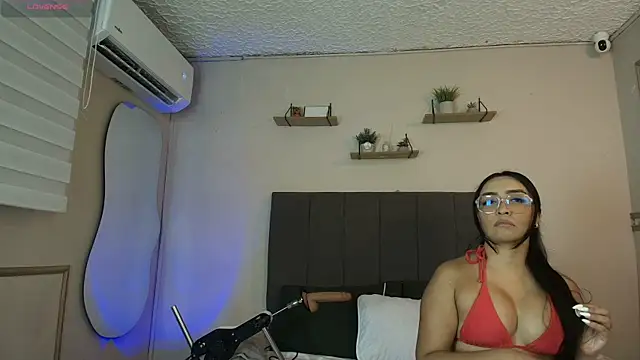 Snapshot of Moly_Juicy chatting on 07-10-26, 07:38 Moly Juicy online show from 07-10-26, 07:38
