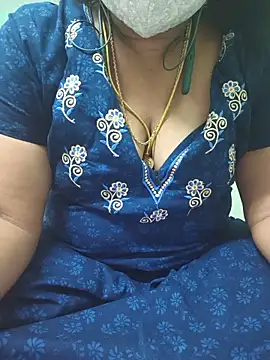 Snapshot of Tamil-kaviya98 chatting on 06-18-26, 08:58 Tamil-kaviya98 online show from 06-18-26, 08:58