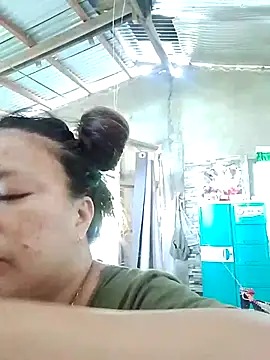 Snapshot of MommyRose28 chatting on 07-27-26, 12:06 MommyRose28 online show from 07-27-26, 12:06