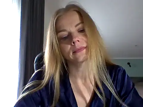 Snapshot of Tina5394 chatting on 06-17-26, 03:42 Tina5394 online show from 06-17-26, 03:42