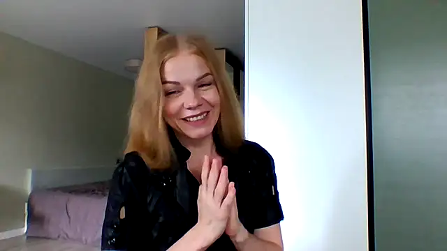 Snapshot of Tina5394 chatting on 07-05-26, 09:38 Tina5394 online show from 07-05-26, 09:38