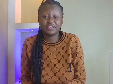 Snapshot of _Empress chatting on 06-27-26, 12:22 Empress online show from 06-27-26, 12:22