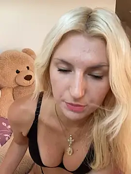 MimiLliiyy online show from 07-11-26, 04:43