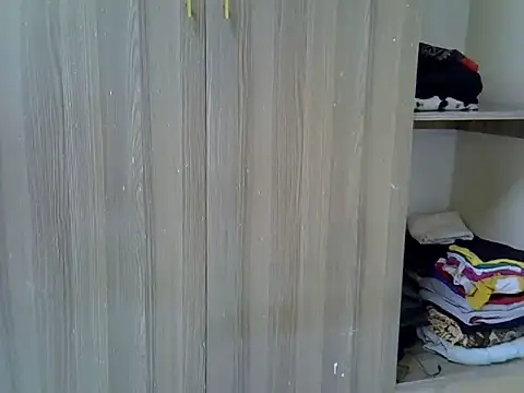 Snapshot of Beryldee chatting on 07-15-26, 10:42 Beryldee online show from 07-15-26, 10:42