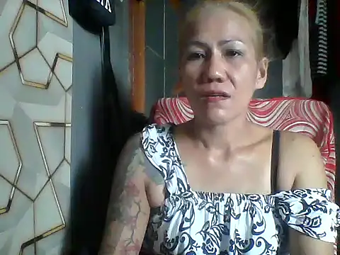 Snapshot of pinayheartaker chatting on 06-25-26, 05:12 pinayheartaker online show from 06-25-26, 05:12