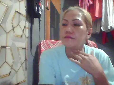 Snapshot of pinayheartaker chatting on 07-14-26, 01:28 pinayheartaker online show from 07-14-26, 01:28