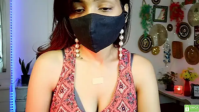 Yalinahotty online show from 06-13-26, 04:21
