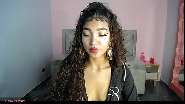 Snapshot of CamilaVixen_ch chatting on 06-25-26, 08:24 CamilaVixen ch online show from 06-25-26, 08:24