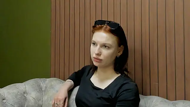 Snapshot of Nora_Finch chatting on 05-28-26, 12:02 Nora Finch online show from 05-28-26, 12:02