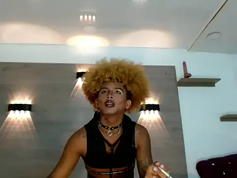 Snapshot of AshleySofiaThenison chatting on 06-12-26, 03:05 AshleySofiaThenison online show from 06-12-26, 03:05