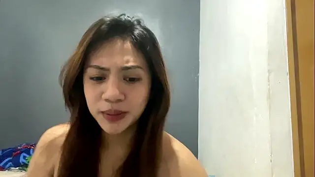 Snapshot of ReenaFixari chatting on 05-30-26, 04:42 ReenaFixari online show from 05-30-26, 04:42