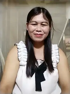 Snapshot of -Hatybi- chatting on 06-14-26, 12:30 -Hatybi- online show from 06-14-26, 12:30