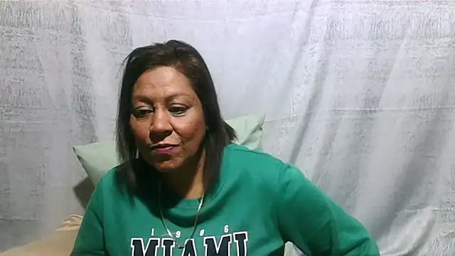 Snapshot of IndianSexyMilf69 chatting on 07-13-26, 05:10 IndianSexyMilf69 online show from 07-13-26, 05:10