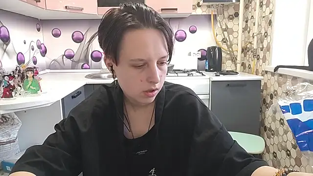 Snapshot of Saranade chatting on 06-12-26, 05:01 Saranade online show from 06-12-26, 05:01
