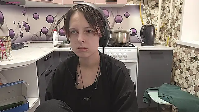 Snapshot of Saranade chatting on 06-26-26, 05:17 Saranade online show from 06-26-26, 05:17
