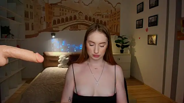 Snapshot of AlisaFoxis chatting on 07-13-26, 05:38 AlisaFoxis online show from 07-13-26, 05:38