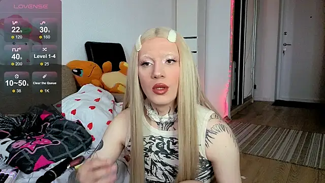 Snapshot of Chloecherry chatting on 06-06-26, 02:11 Chloecherry online show from 06-06-26, 02:11