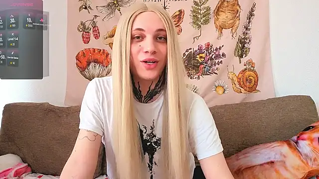 Snapshot of Chloecherry chatting on 06-19-26, 06:18 Chloecherry online show from 06-19-26, 06:18