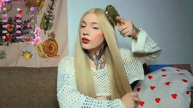 Snapshot of Chloecherry chatting on 07-12-26, 03:03 Chloecherry online show from 07-12-26, 03:03