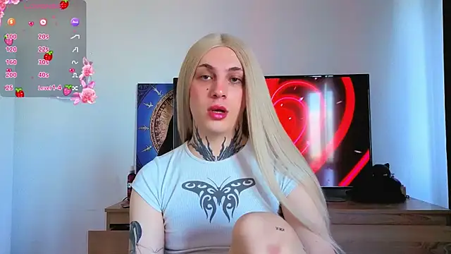 Snapshot of Chloecherry chatting on 07-14-26, 02:34 Chloecherry online show from 07-14-26, 02:34