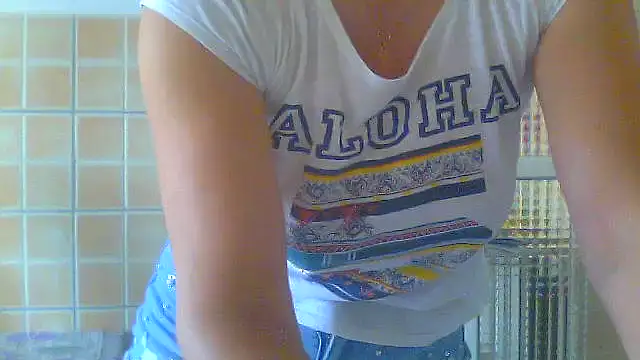 Snapshot of Alaska-perla chatting on 06-04-26, 05:19 Alaska-perla online show from 06-04-26, 05:19