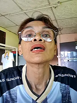 Snapshot of sexynoty69 chatting on 07-19-26, 01:53 sexynoty69 online show from 07-19-26, 01:53