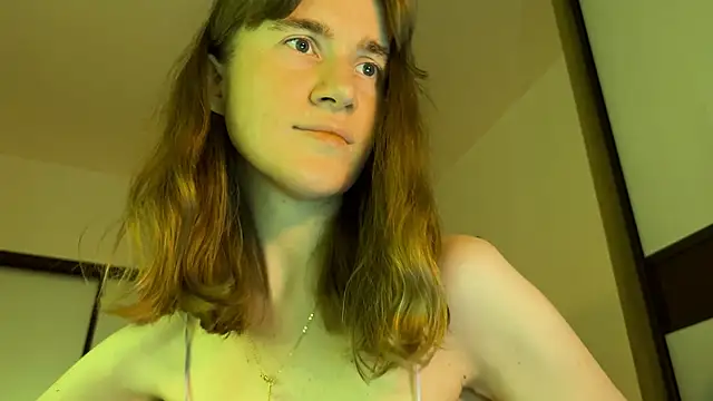 Snapshot of agniia257 chatting on 06-12-26, 06:18 agniia257 online show from 06-12-26, 06:18