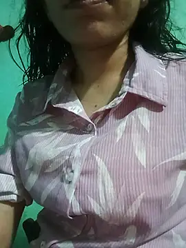 Snapshot of pyaari_tara chatting on 06-29-26, 04:40 pyaari tara online show from 06-29-26, 04:40