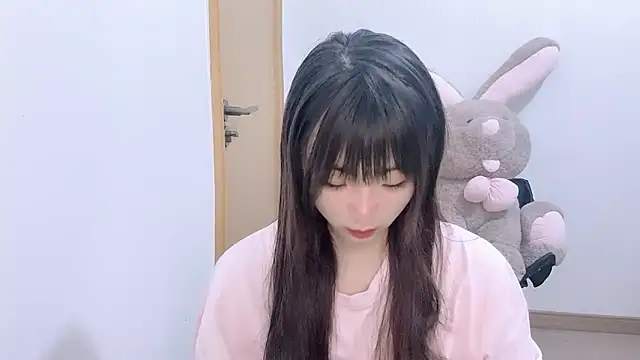 Snapshot of Louise-3 chatting on 06-02-26, 09:33 Louise-3 online show from 06-02-26, 09:33