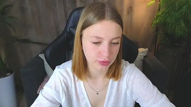 BeatriceLoven online show from 06-27-26, 07:13