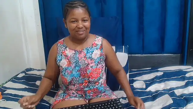Snapshot of Mellowkittyyellow chatting on 06-14-26, 04:42 Mellowkittyyellow online show from 06-14-26, 04:42