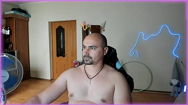 Snapshot of -SexyDaddy- chatting on 06-14-26, 12:40 -SexyDaddy- online show from 06-14-26, 12:40