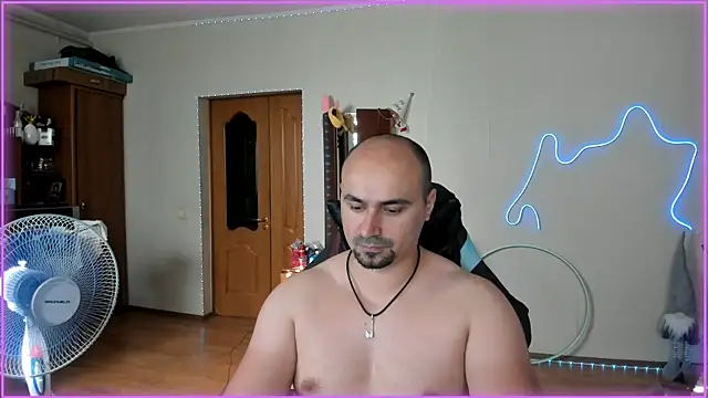 Snapshot of -SexyDaddy- chatting on 06-18-26, 03:05 -SexyDaddy- online show from 06-18-26, 03:05
