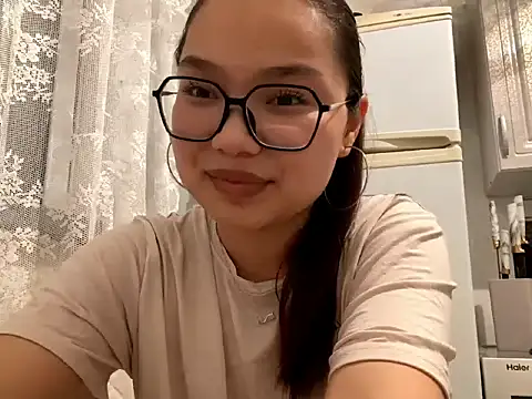 Snapshot of LightMarou chatting on 06-03-26, 06:46 LightMarou online show from 06-03-26, 06:46